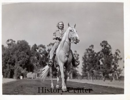 84.114.107 - Carole Lombard Horseback Riding, 1937