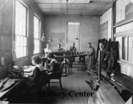 Packard Piano Co. inspection room, 1918